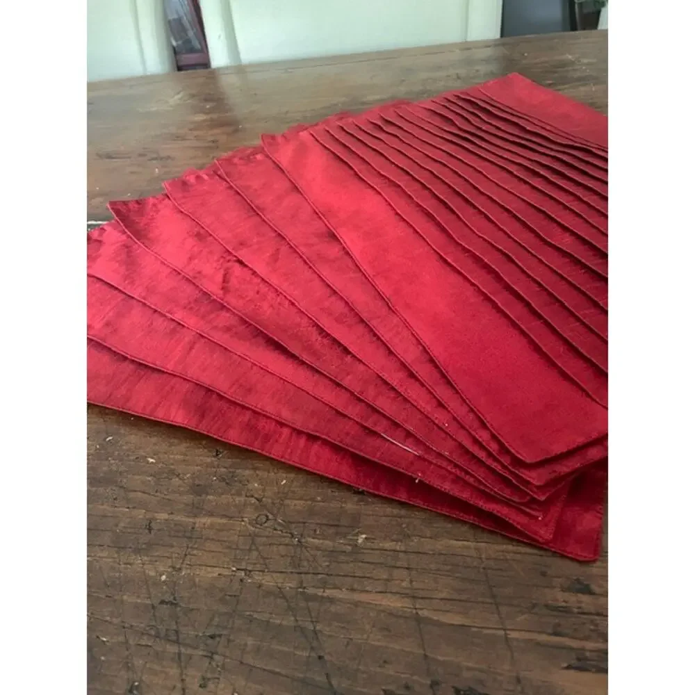 Florida Marketplace Entertaining Burgundy Red Pleated Placemats Set of 7 13x18